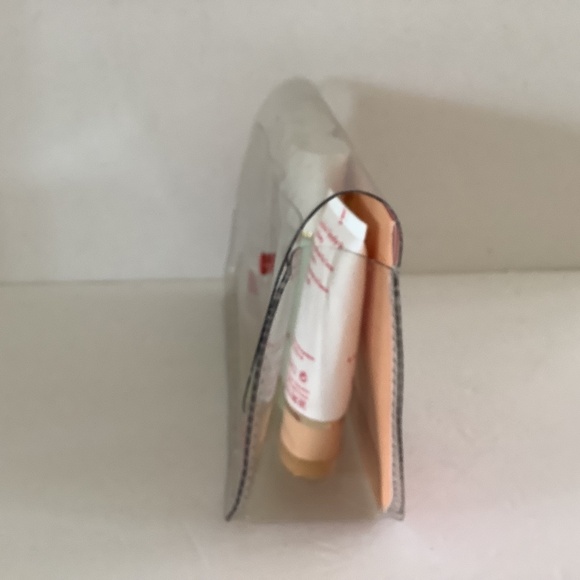 Clarins travel size skincare kit - Picture 6 of 6